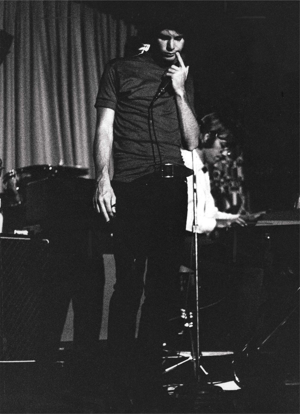 Jim Morrison on stage with Ray Manzarek, photographed by Ronnie Haran